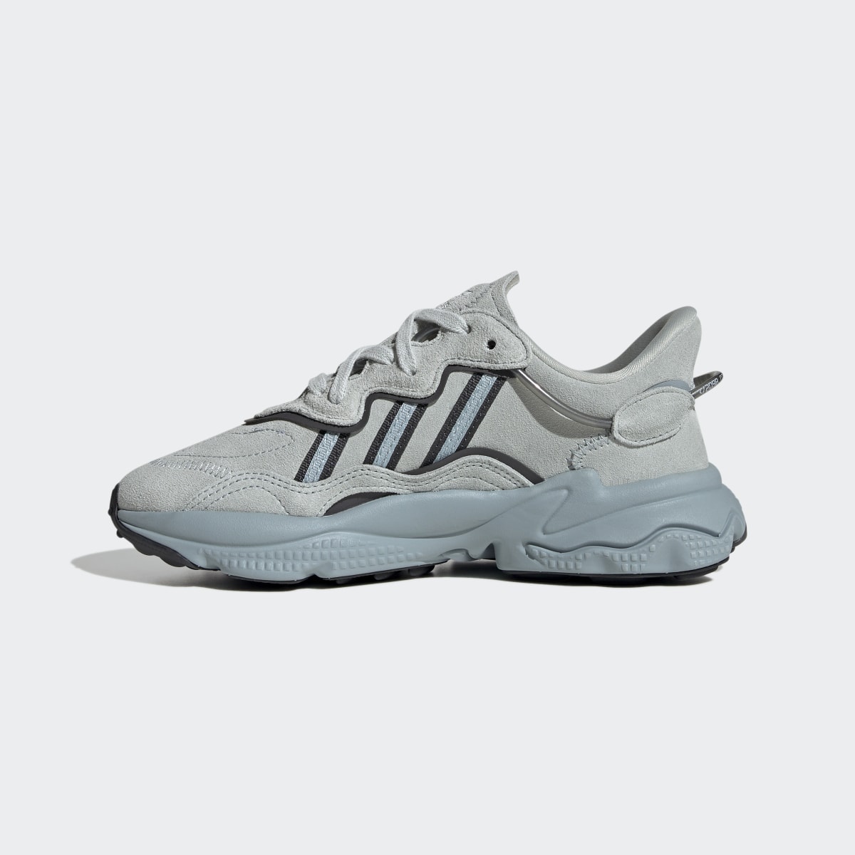 Adidas Chaussure OZWEEGO. 7