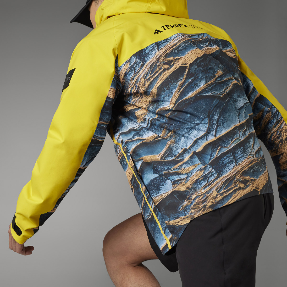 Adidas Chaqueta National Geographic RAIN.RDY. 9