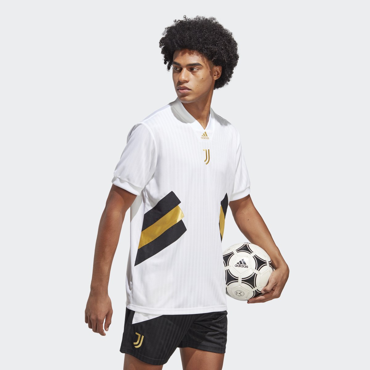 Adidas Jersey Juventus Icon. 5