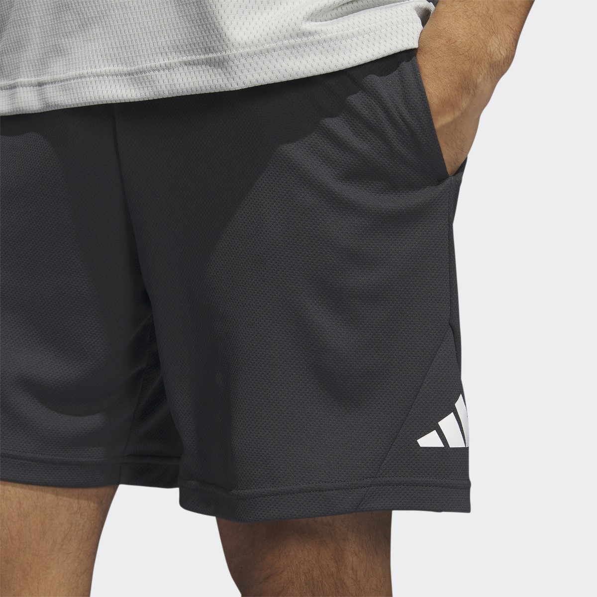 Adidas Pantalón corto Basketball Badge of Sport. 5