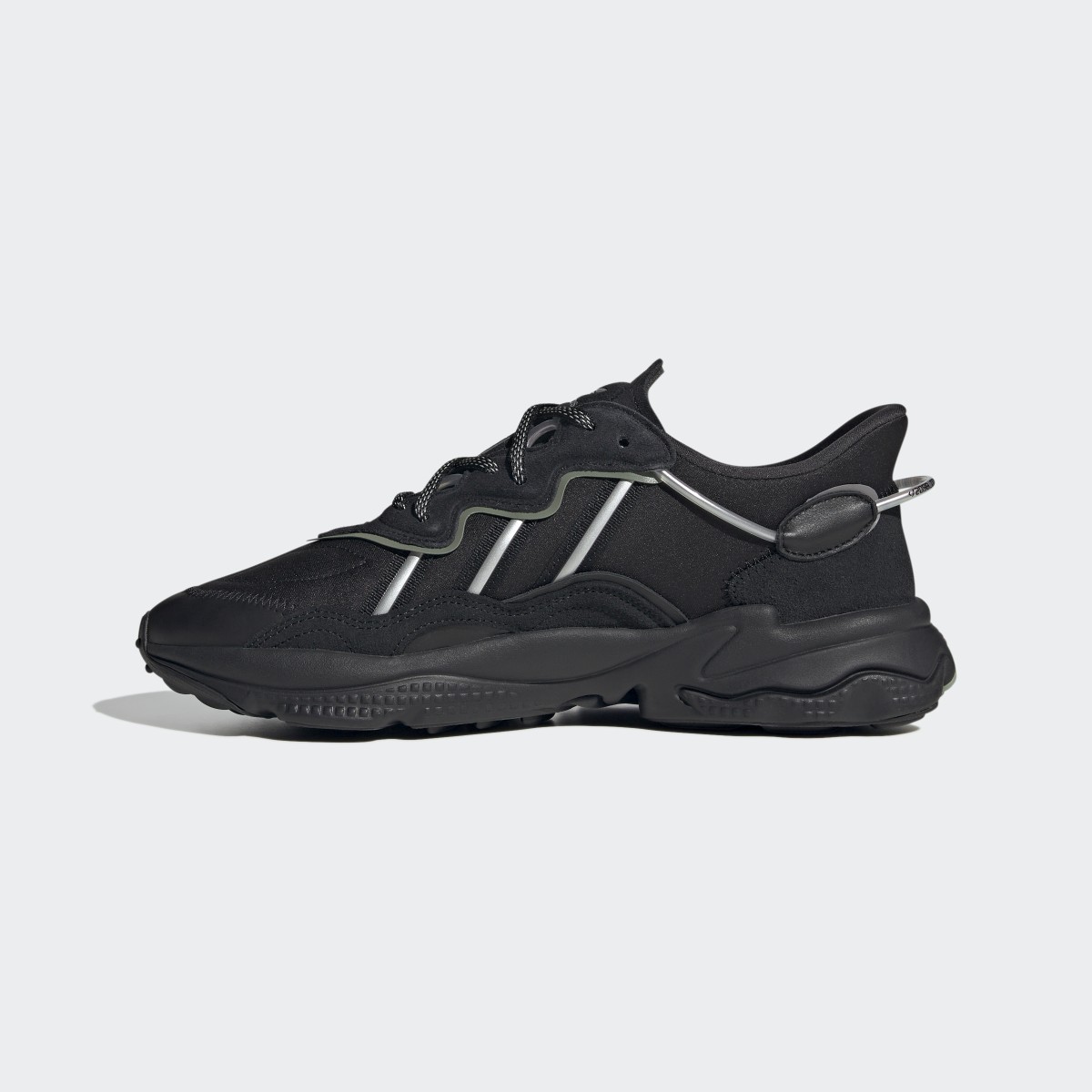 Adidas Chaussure OZWEEGO. 10