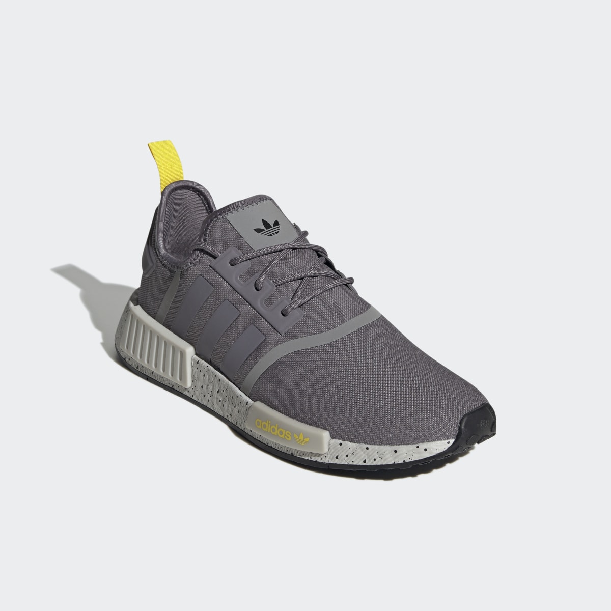 Adidas Tenis NMD_R1. 7