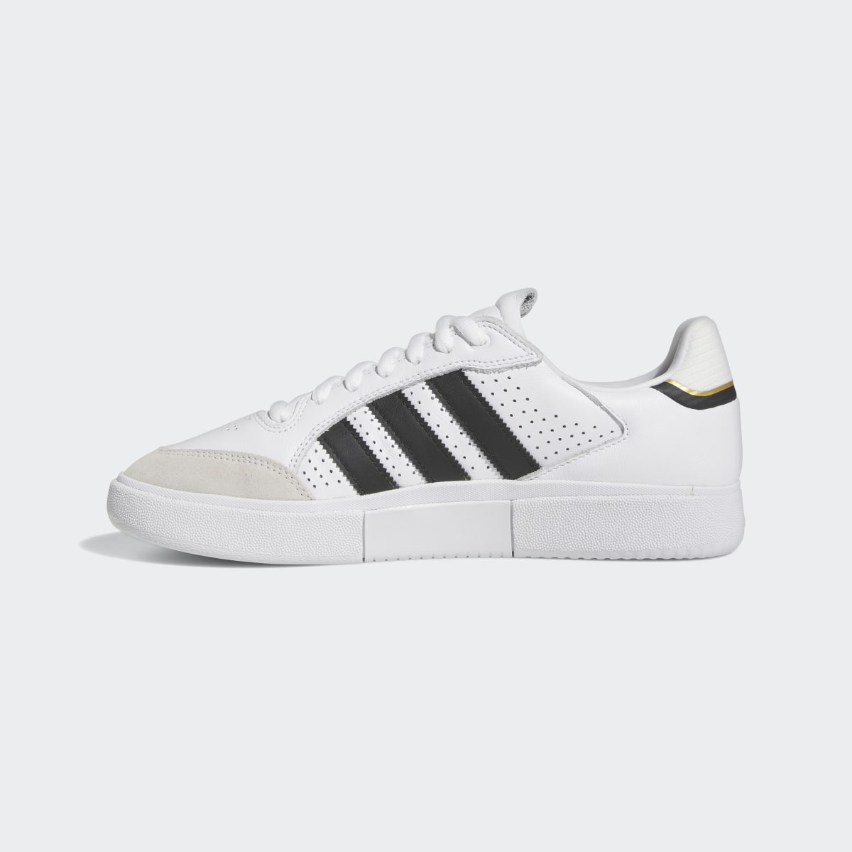 Adidas Chaussure Tyshawn Low. 7