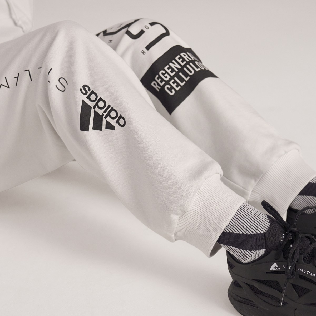 Adidas by Stella McCartney Sportswear Regenerated Cellulose Hose – Genderneutral. 10