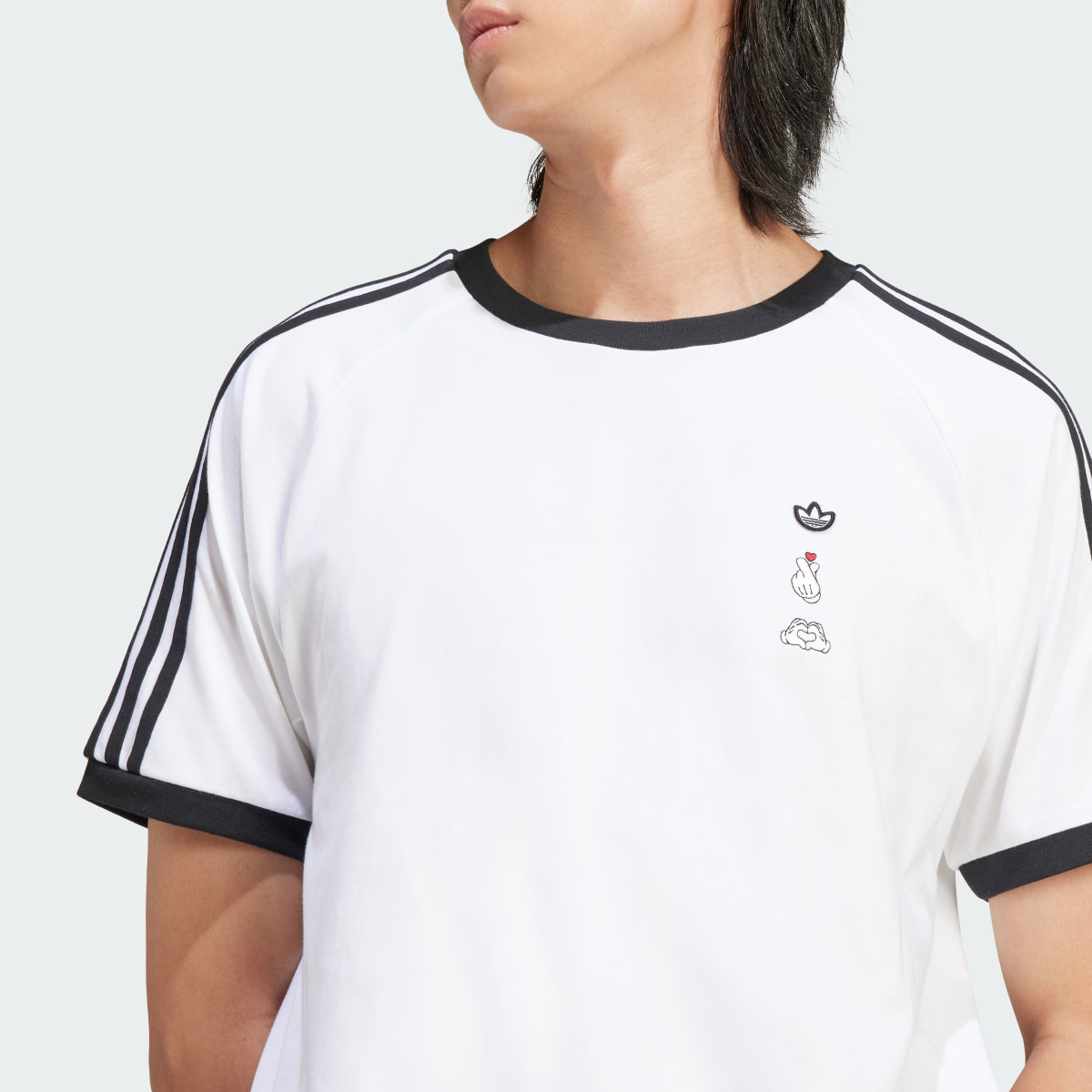 Adidas Playera Mickey Mouse x Originals 3 Franjas. 6