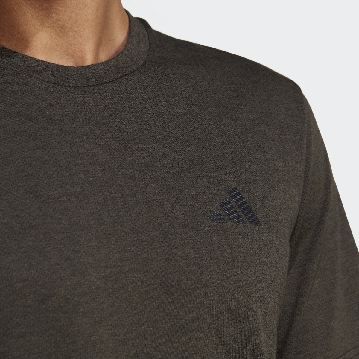 Adidas T-shirt da allenamento Train Essentials Comfort. 6