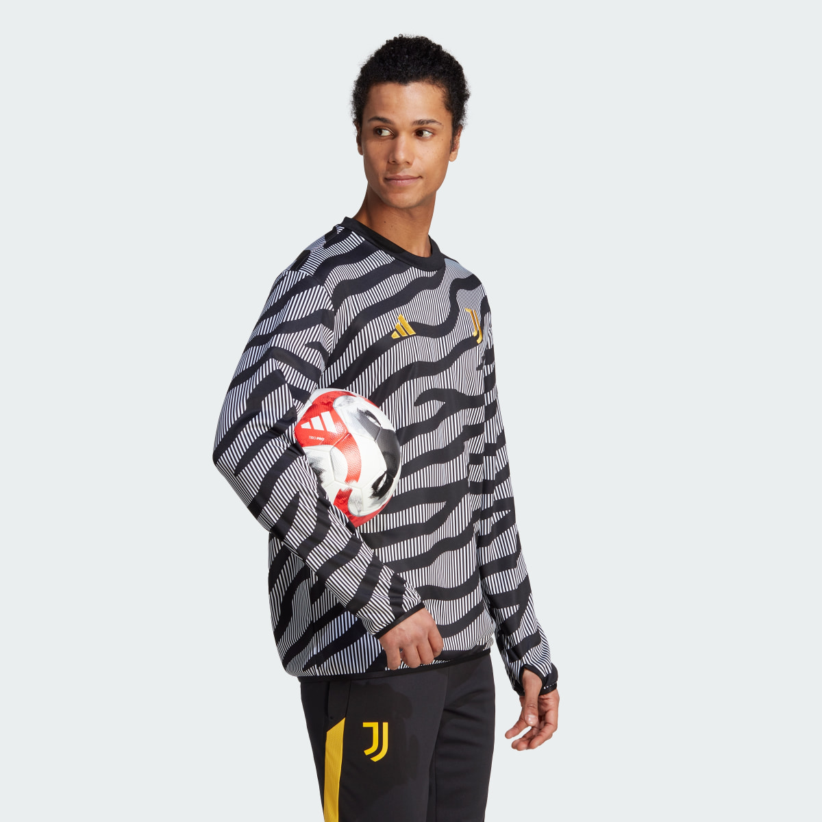 Adidas Camisola de Aquecimento da Juventus. 4