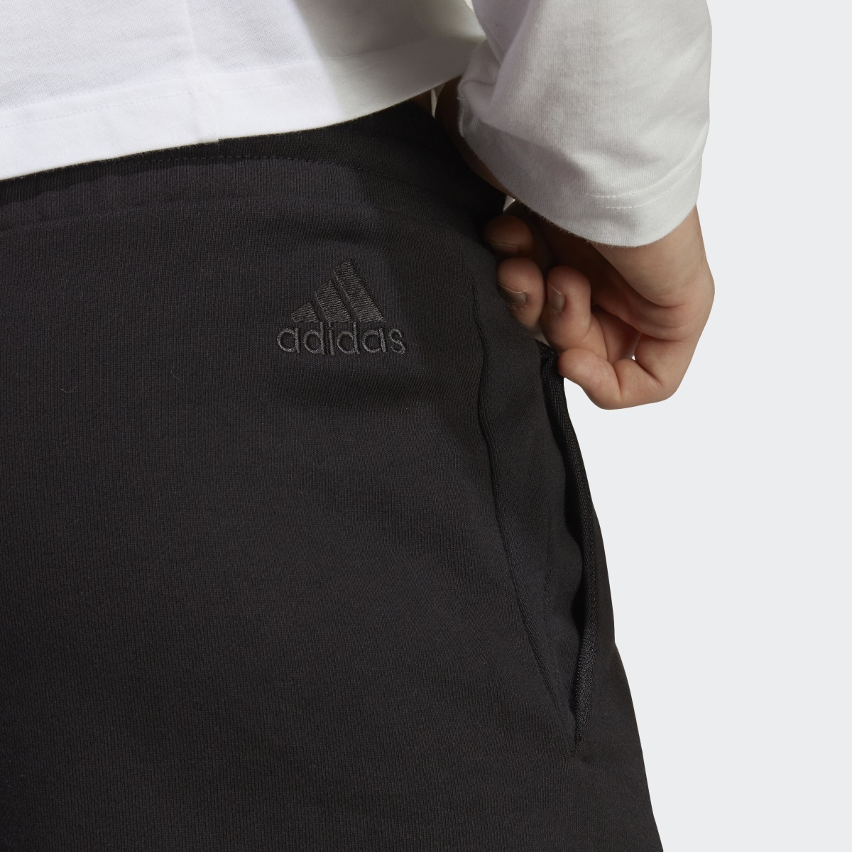 Adidas Shorts Essentials Logo Grande French Terry. 8