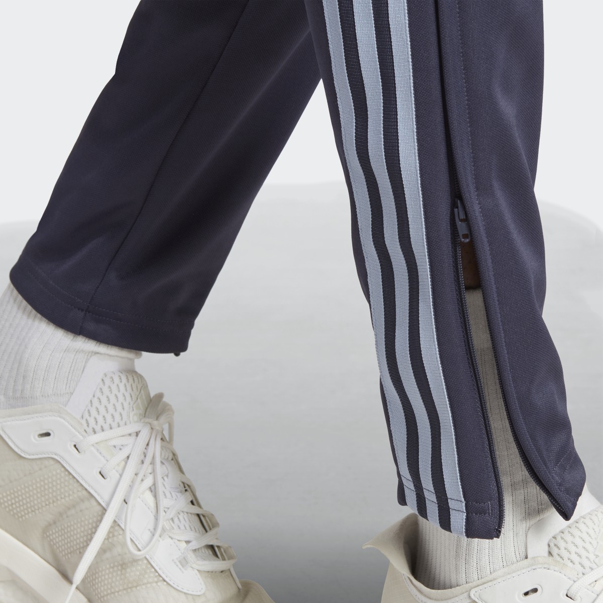 Adidas Pantalon Tiro. 7