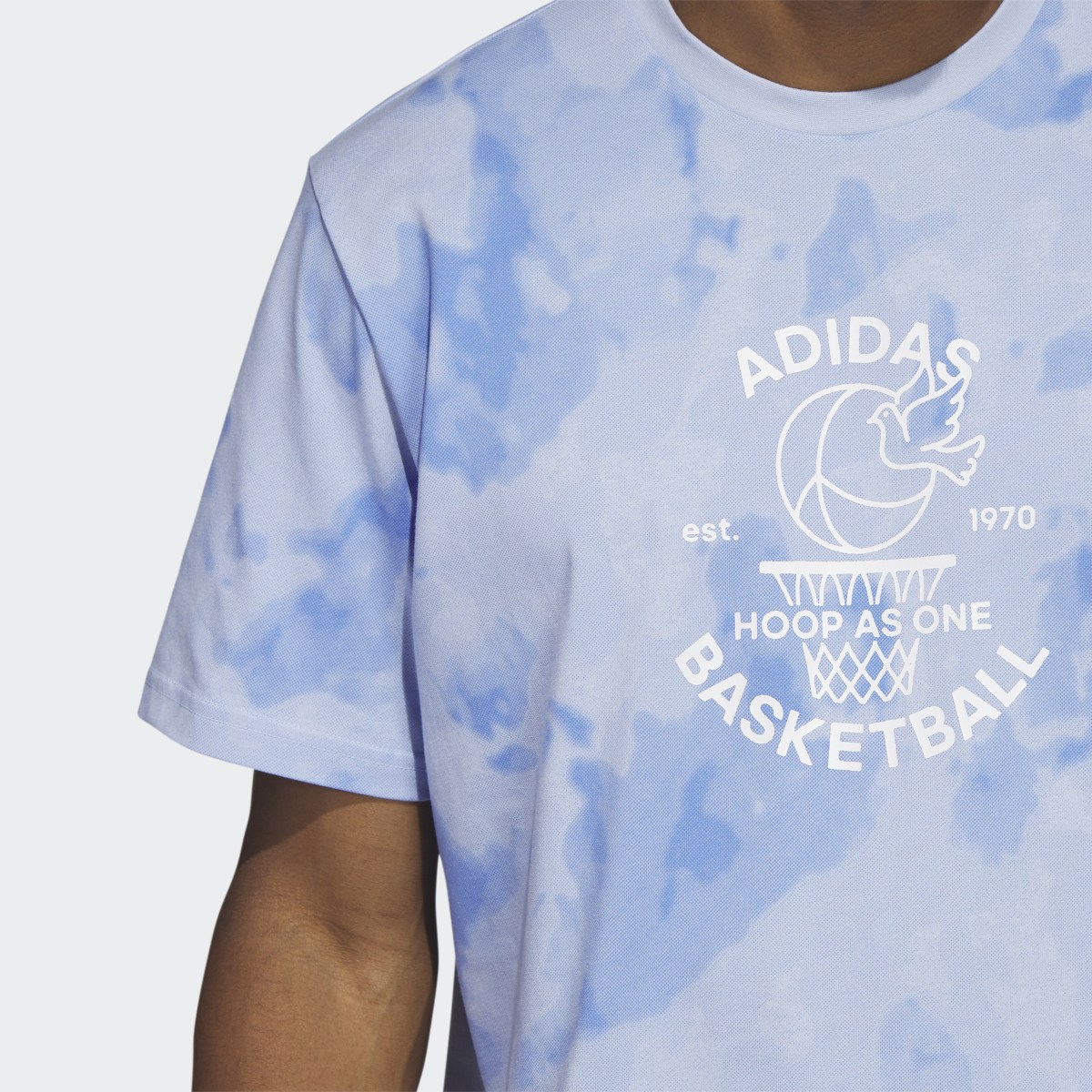 Adidas T-shirt da basket Worldwide Hoops Graphic. 6
