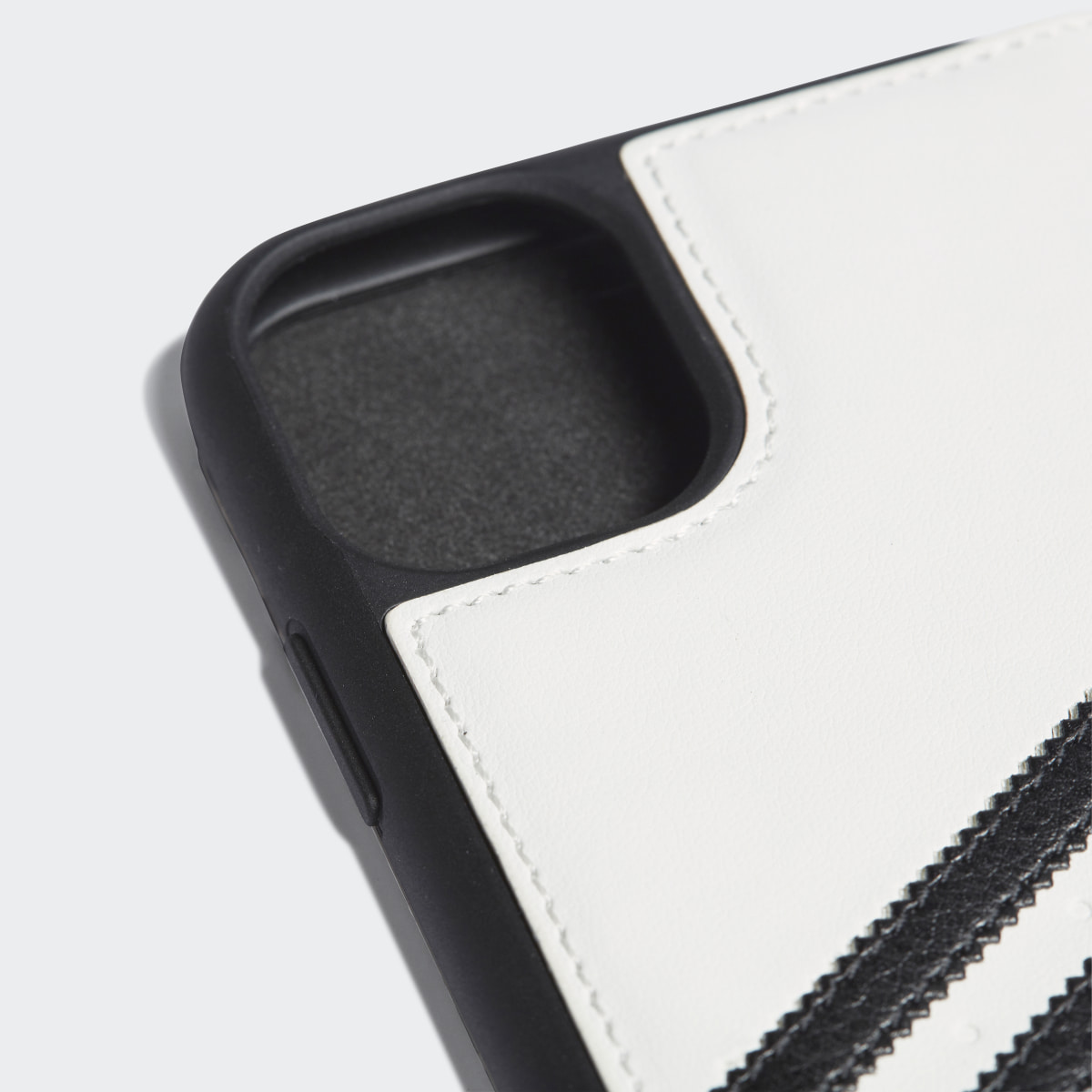 Adidas Capa Booklet Samba – iPhone de 6,1 polegadas de 2019. 5