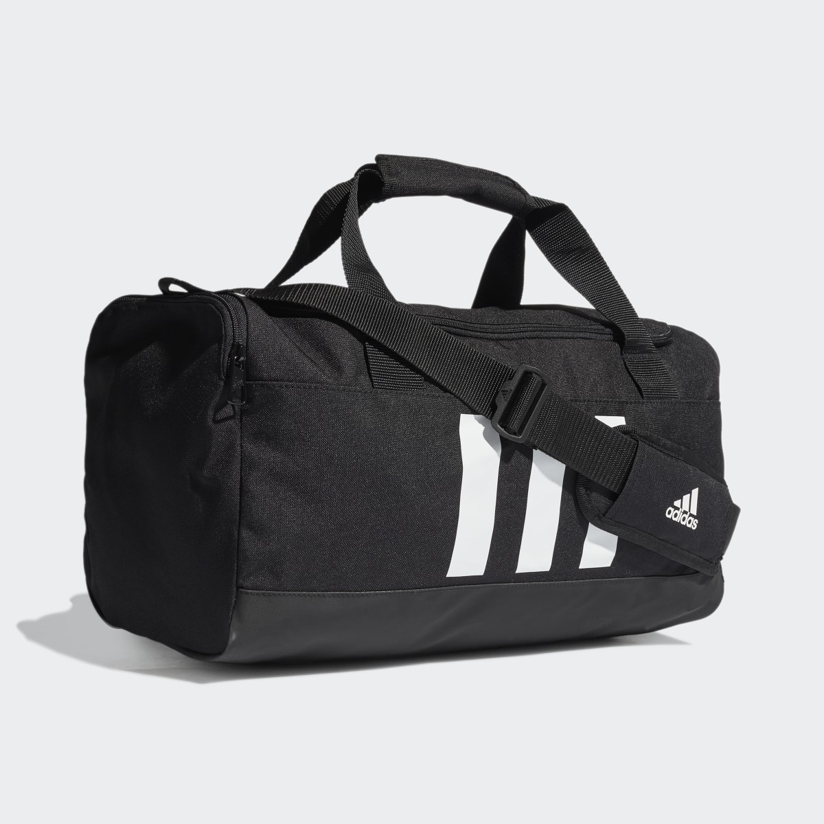 Adidas Bolsa de deporte pequeña Essentials 3 bandas. 4