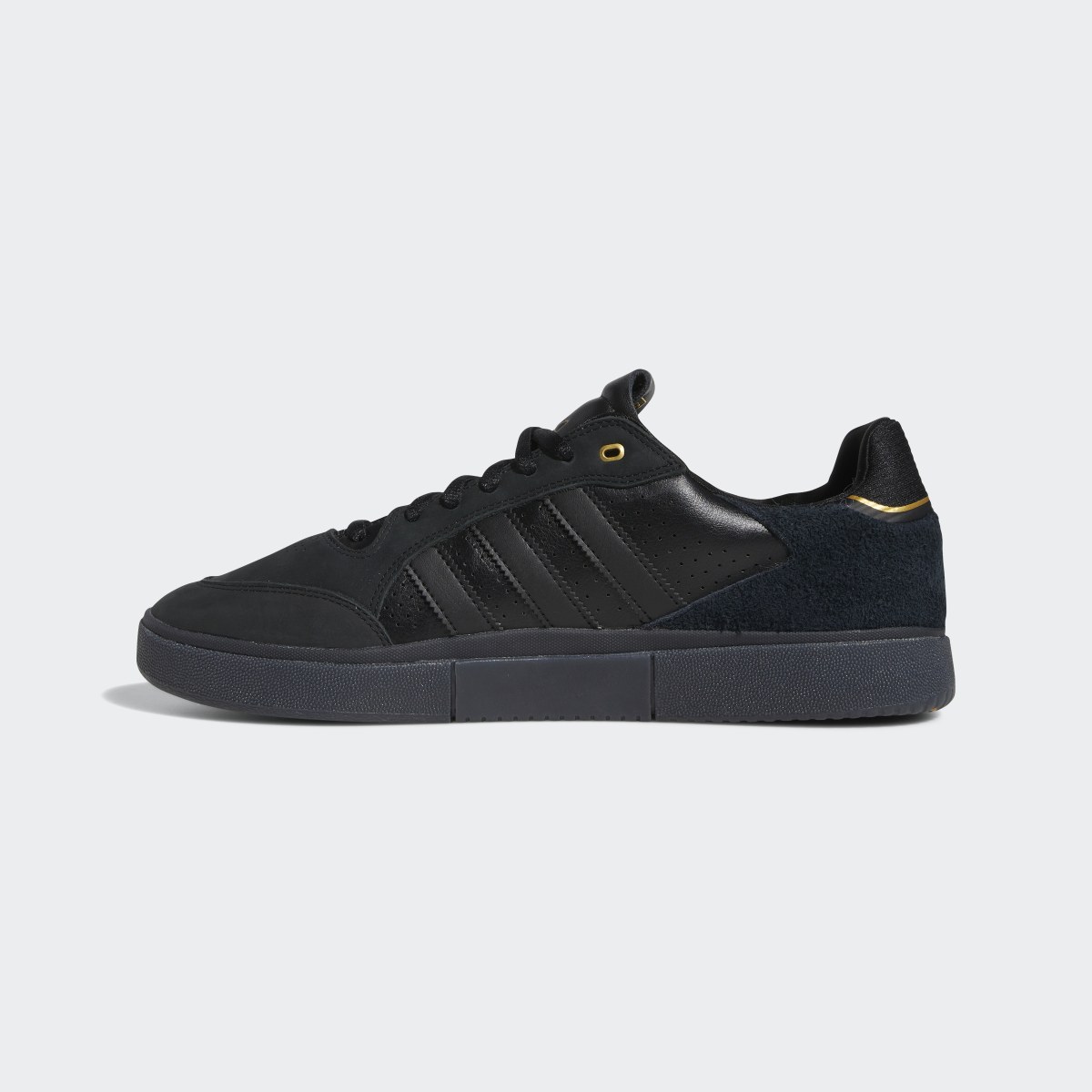 Adidas Tyshawn Low Shoes. 7