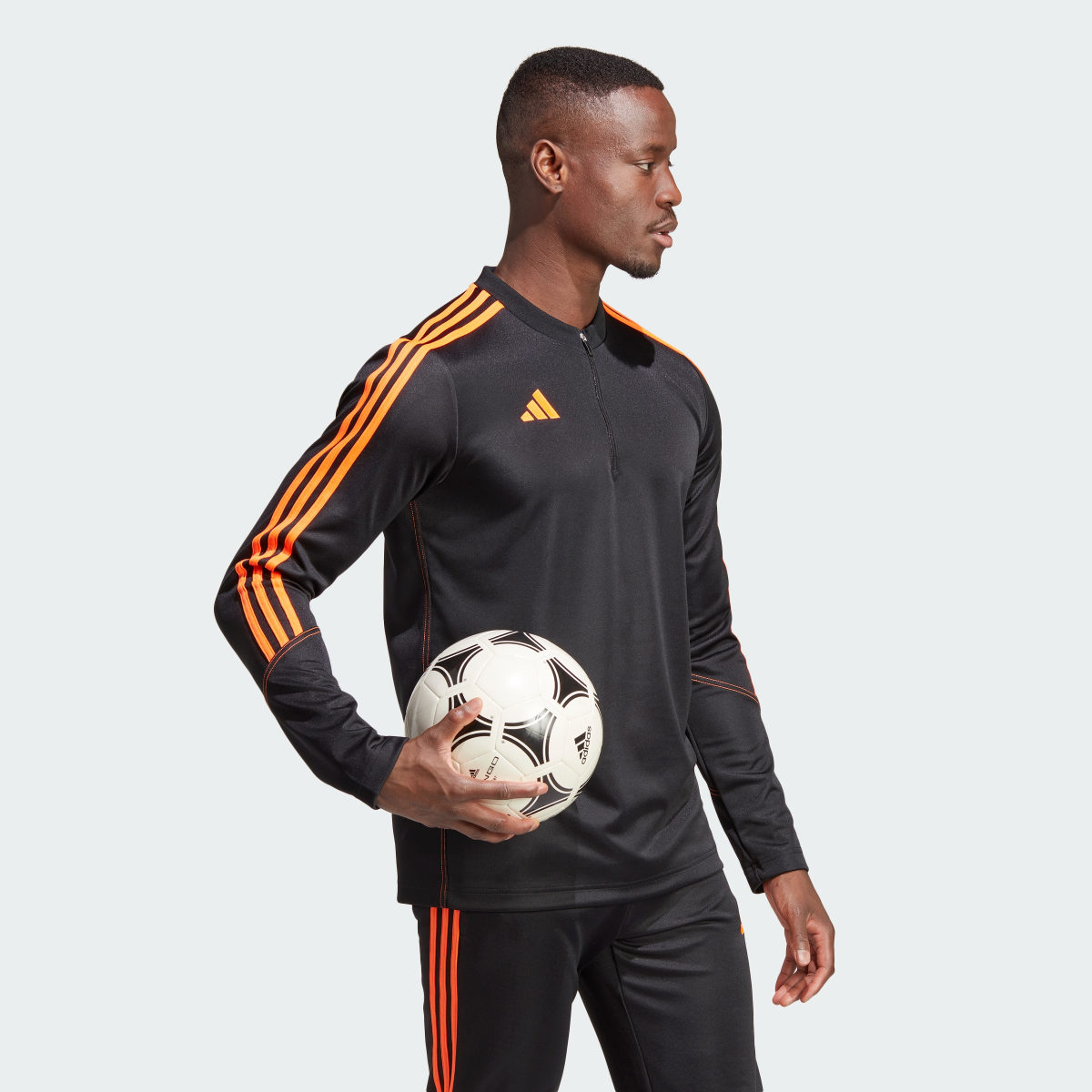 Adidas Tiro 23 Club Trainingsoberteil. 4