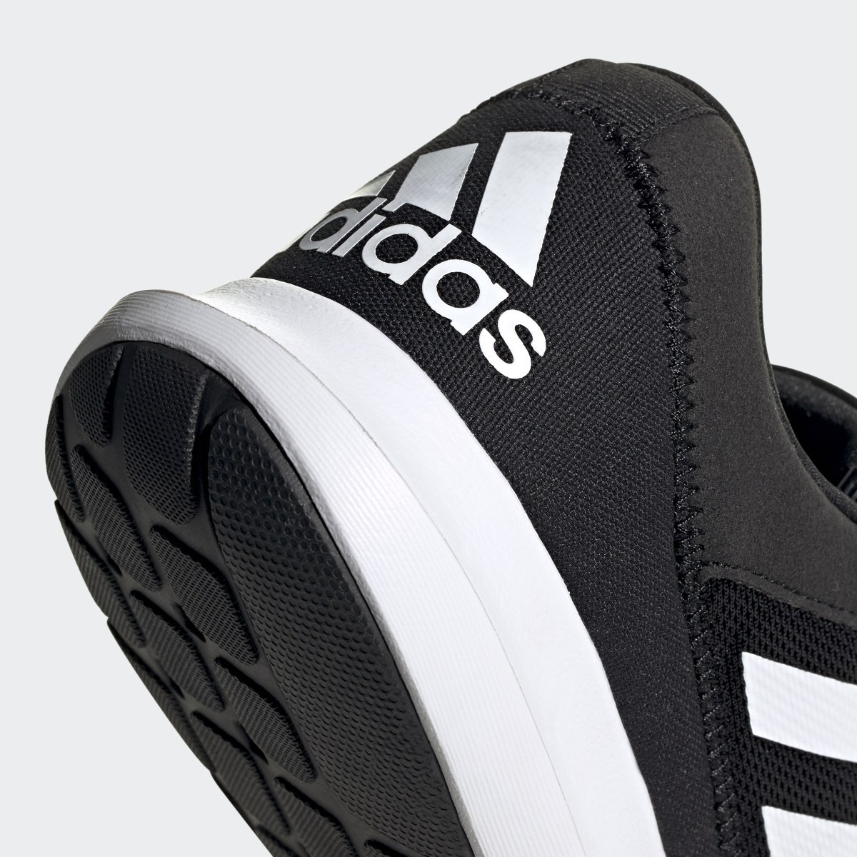 Adidas Tenis Coreracer. 9