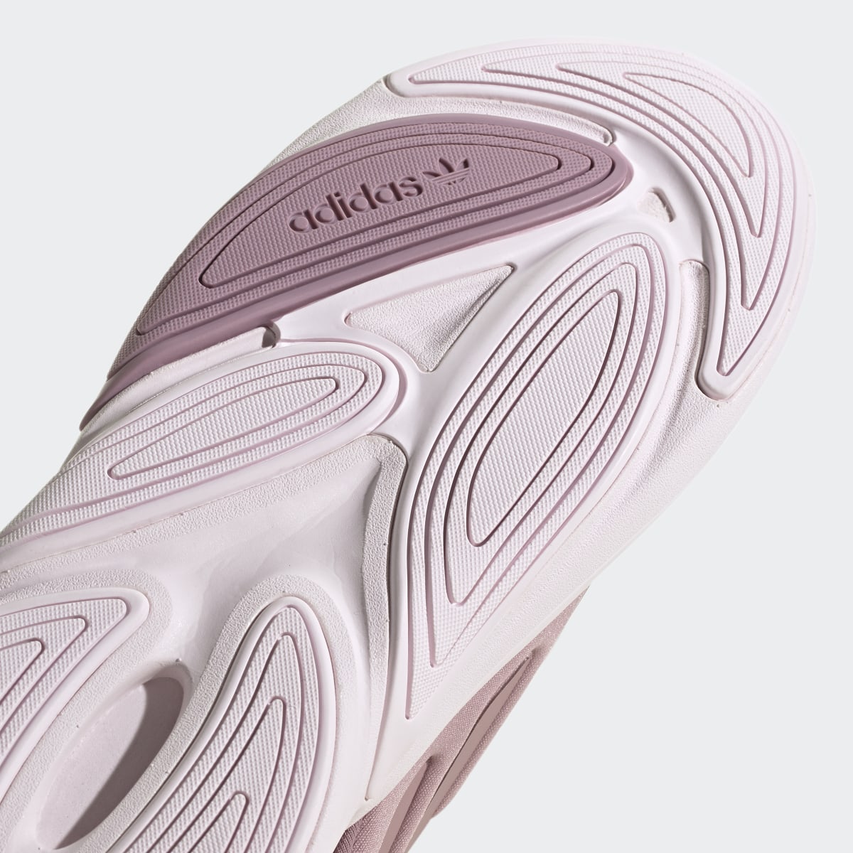 Adidas Chaussure Ozelia. 4