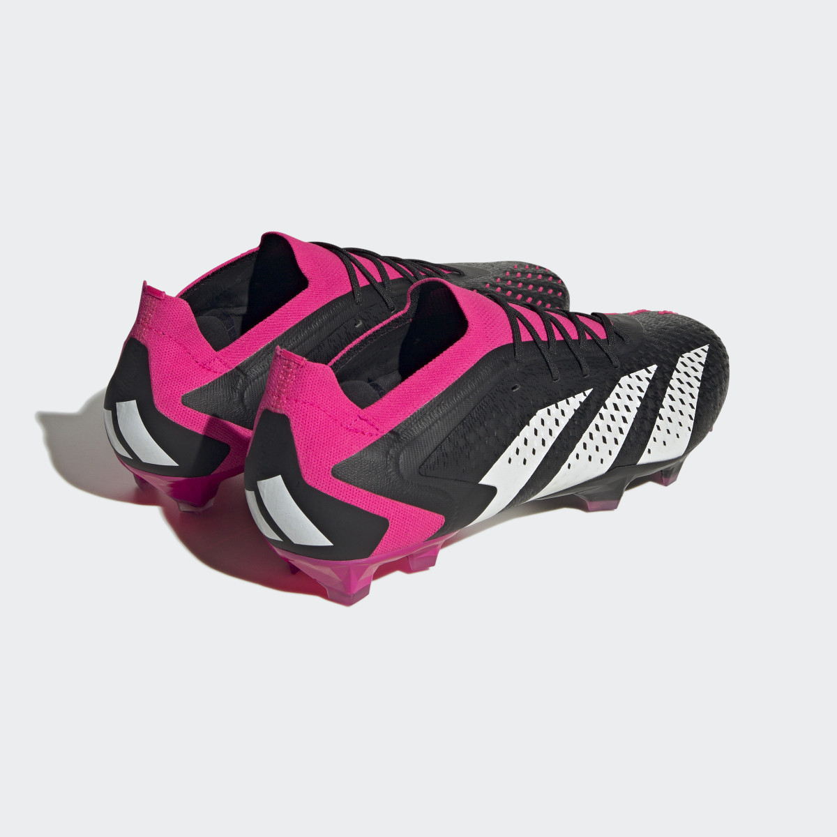 Adidas Botas de Futebol Predator Accuracy.1 Low – Piso Firme. 10