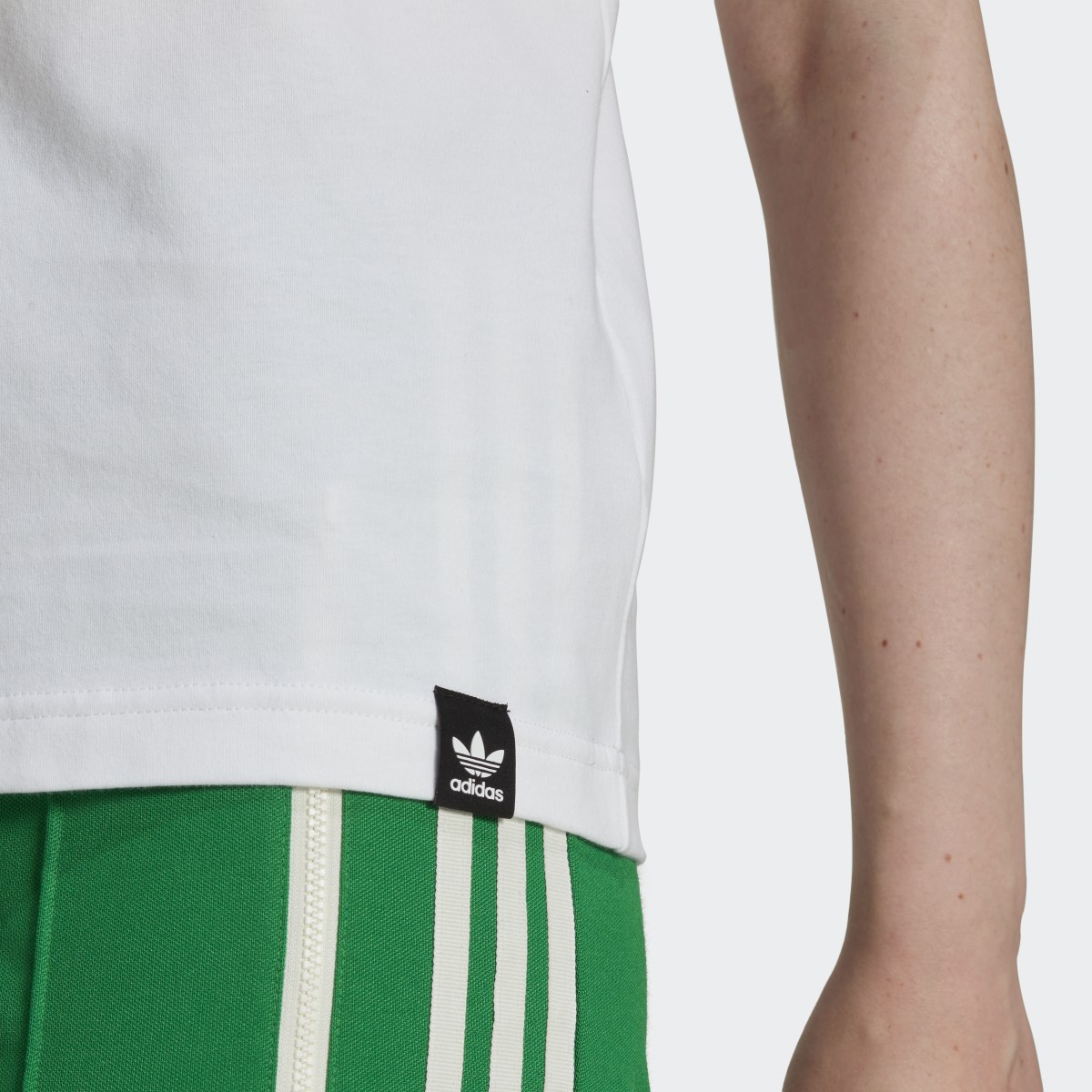 Adidas T-shirt brodé. 7