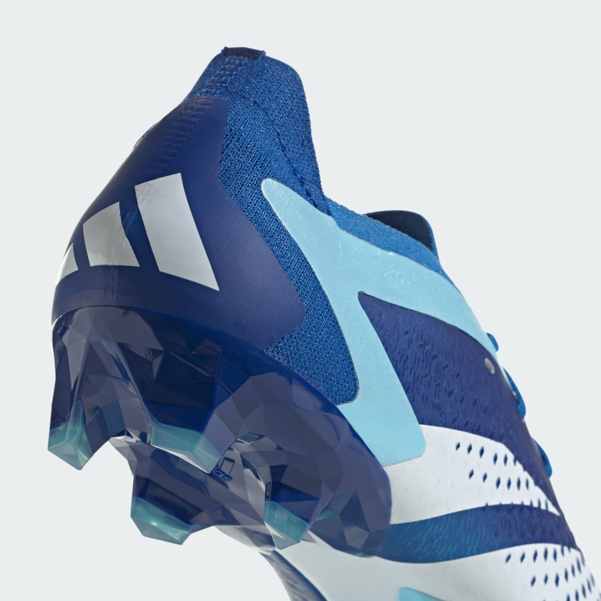 Adidas Botas de Futebol Predator Accuracy.1 Low – Relva artificial. 12