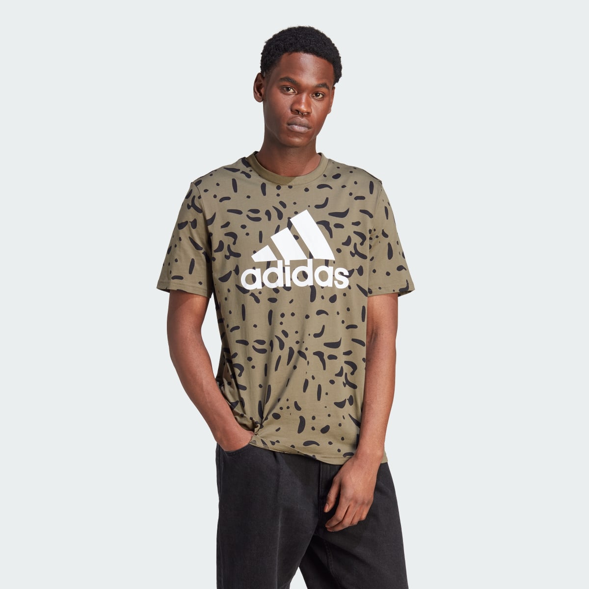 Adidas Playera Essentials Single Jersey Big Logo Allover Print. 4