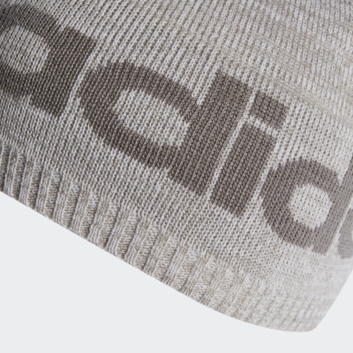 Adidas Bonnet Daily Light. 4