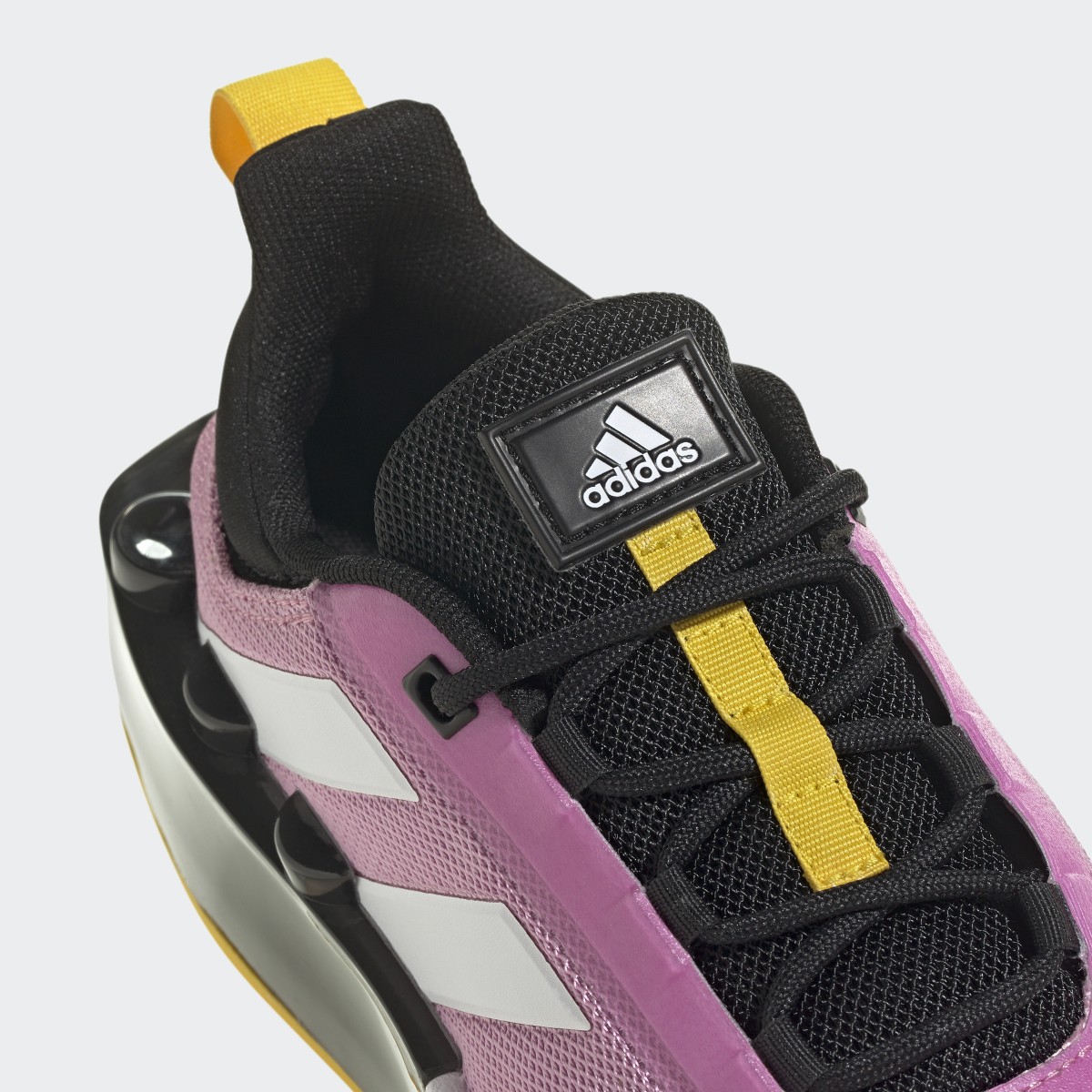 Adidas x LEGO Tech RNR Lace-Up Schuh. 9