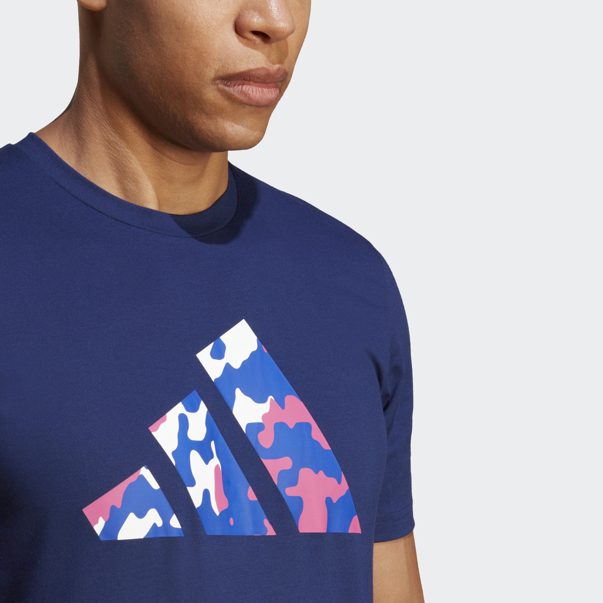 Adidas Playera De Entrenamiento Essentials Seasonal Logo. 6