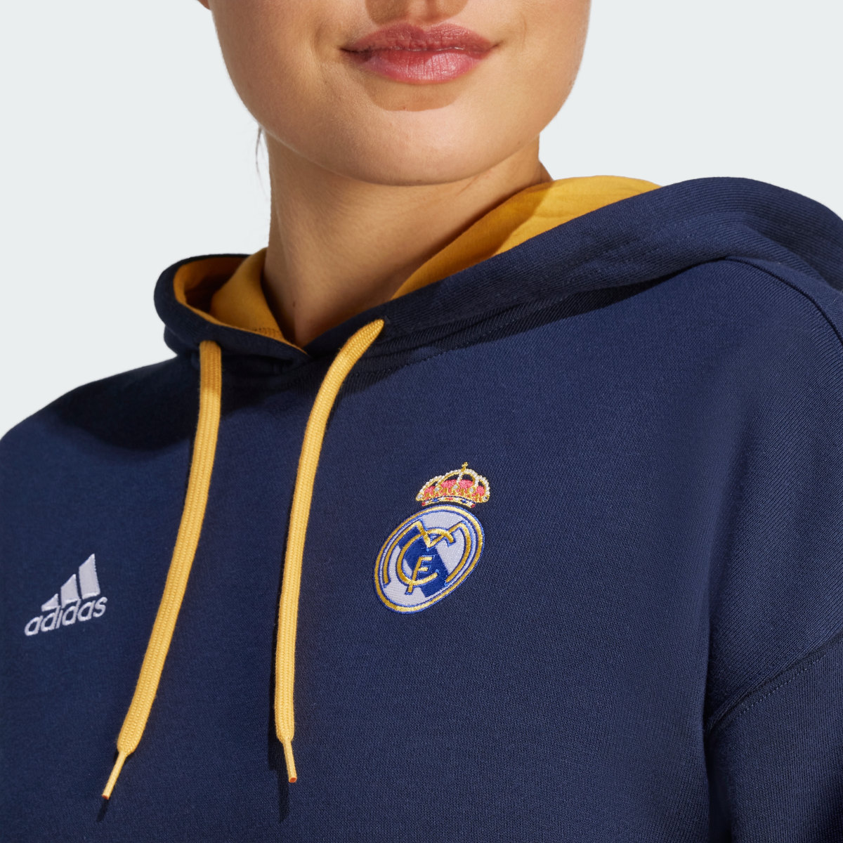 Adidas Camisola com Capuz do Real Madrid. 7