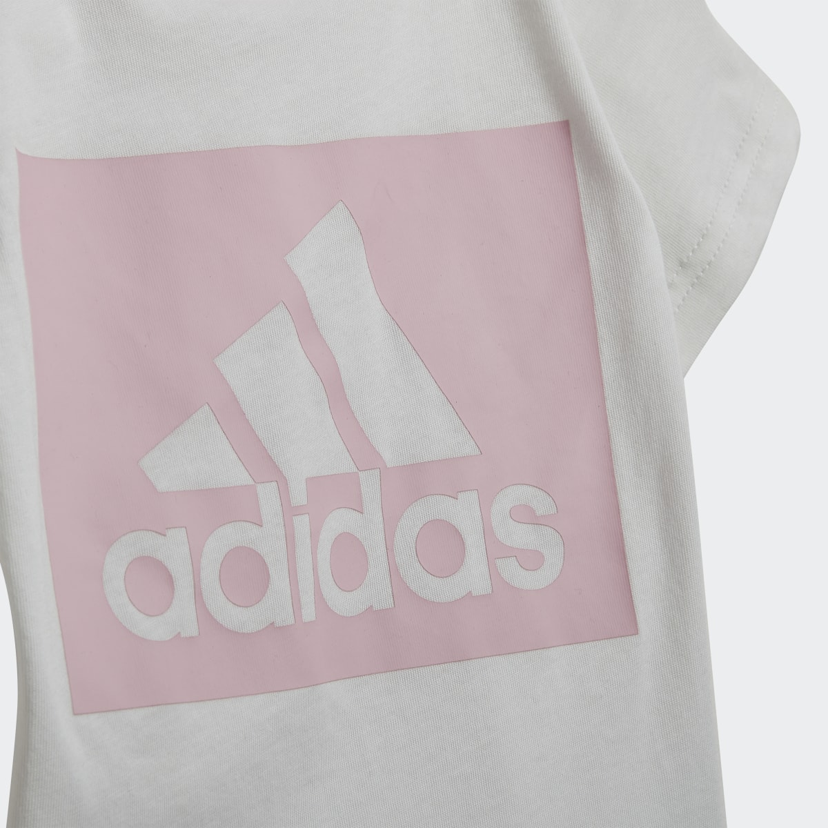 Adidas Essentials Set aus T-Shirt und Shorts. 8