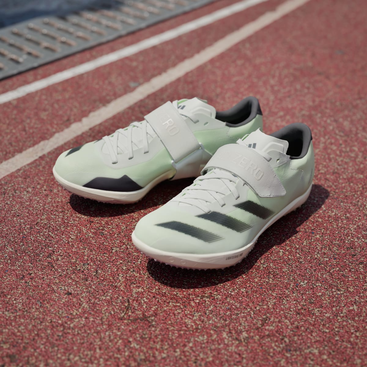 Adidas Chaussure d'athlétisme Adizero HJ. 4