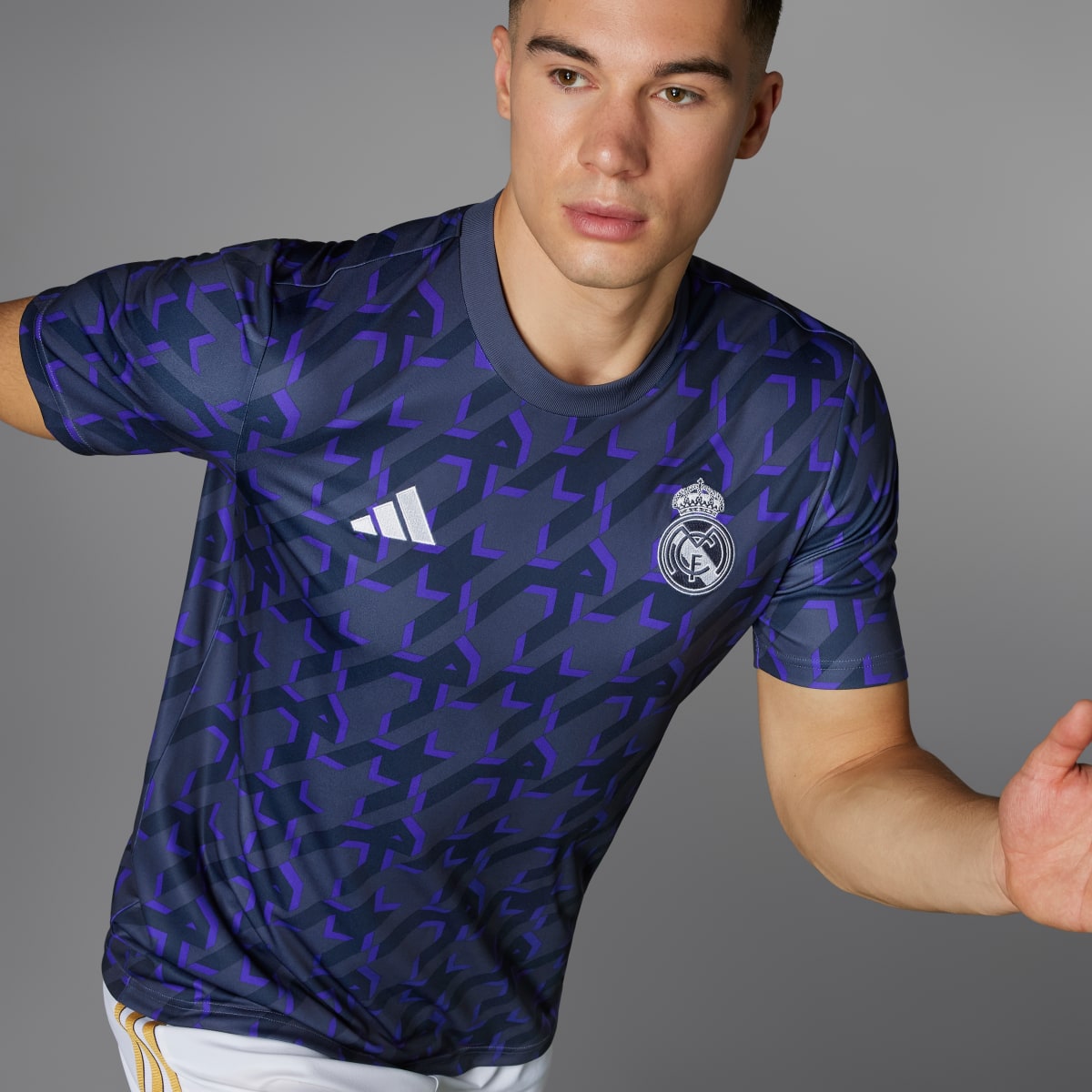 Adidas Camiseta calentamiento Real Madrid. 4