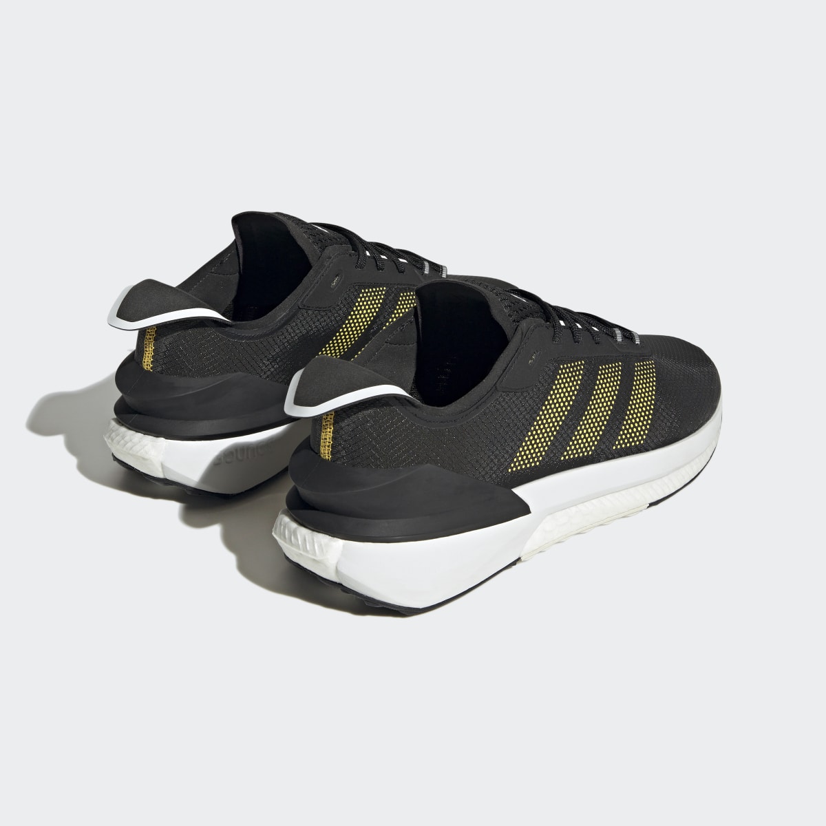 Adidas Chaussure Avryn. 6