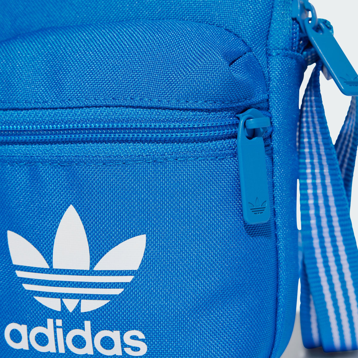 Adidas Bolsa de Festival Adicolor Classic. 4