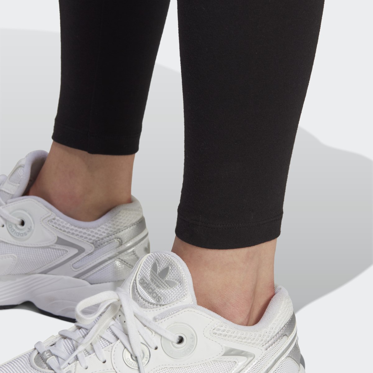 Adidas Adicolor Essentials Leggings. 6
