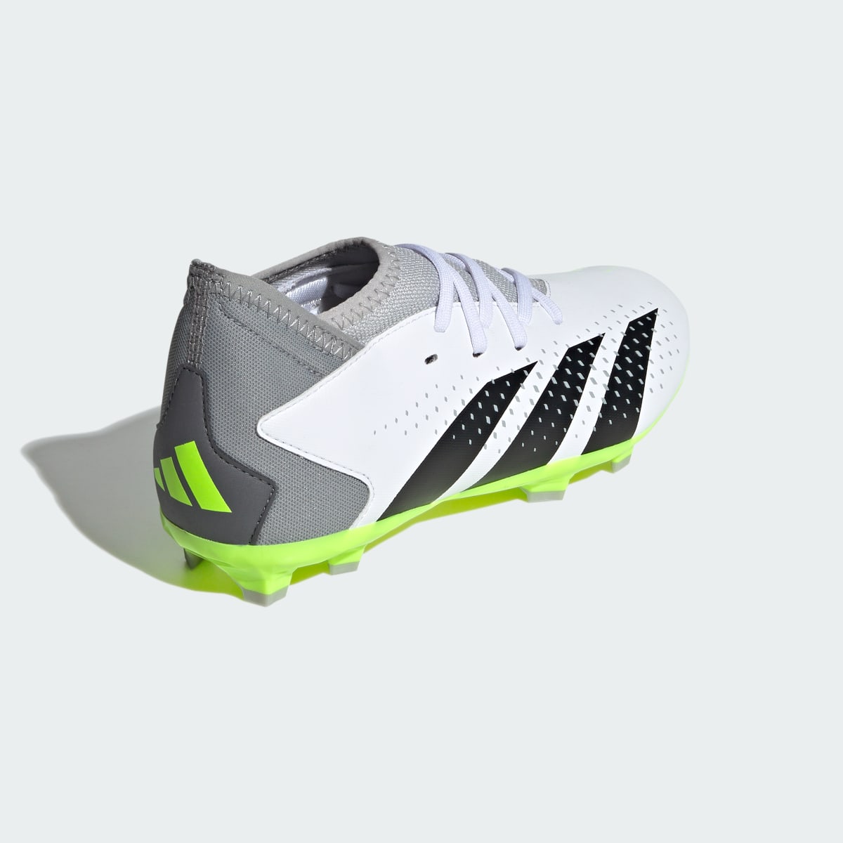 Adidas Botas de Futebol Predator Accuracy.3 – Piso firme. 6