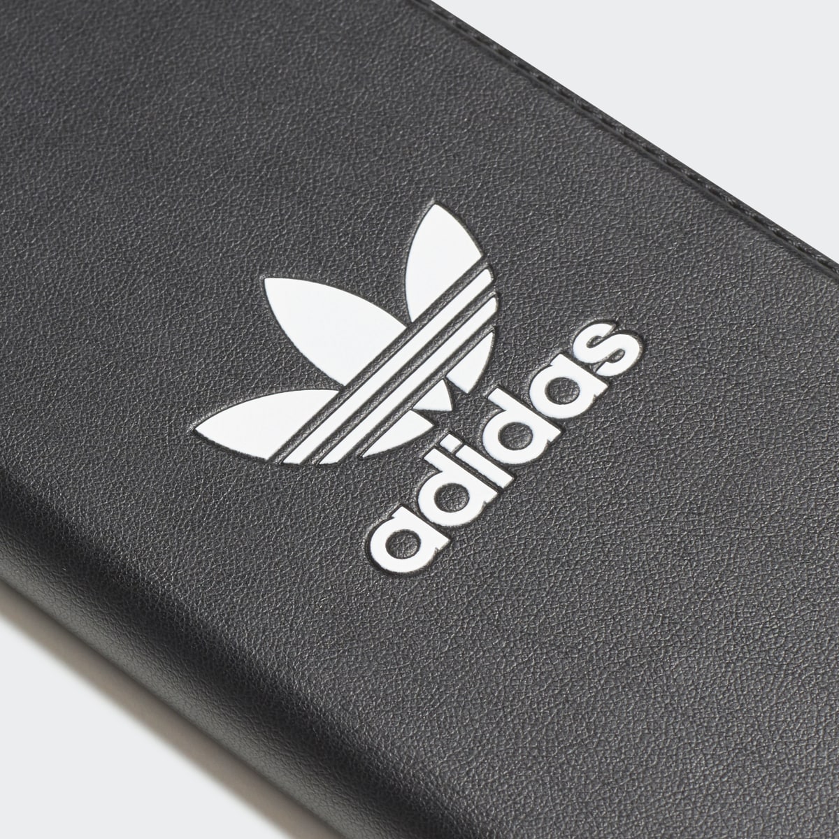 Adidas Basic Logo Booklet Case iPhone X. 7