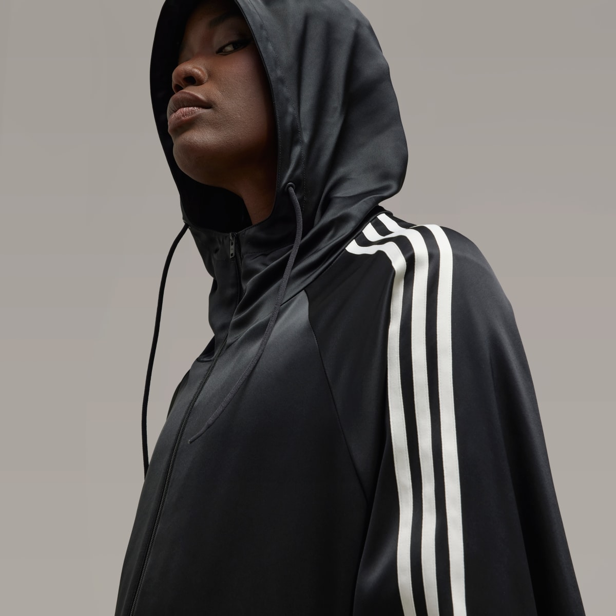 Adidas Chaqueta con capucha Tech Silk Y-3 3 bandas. 7