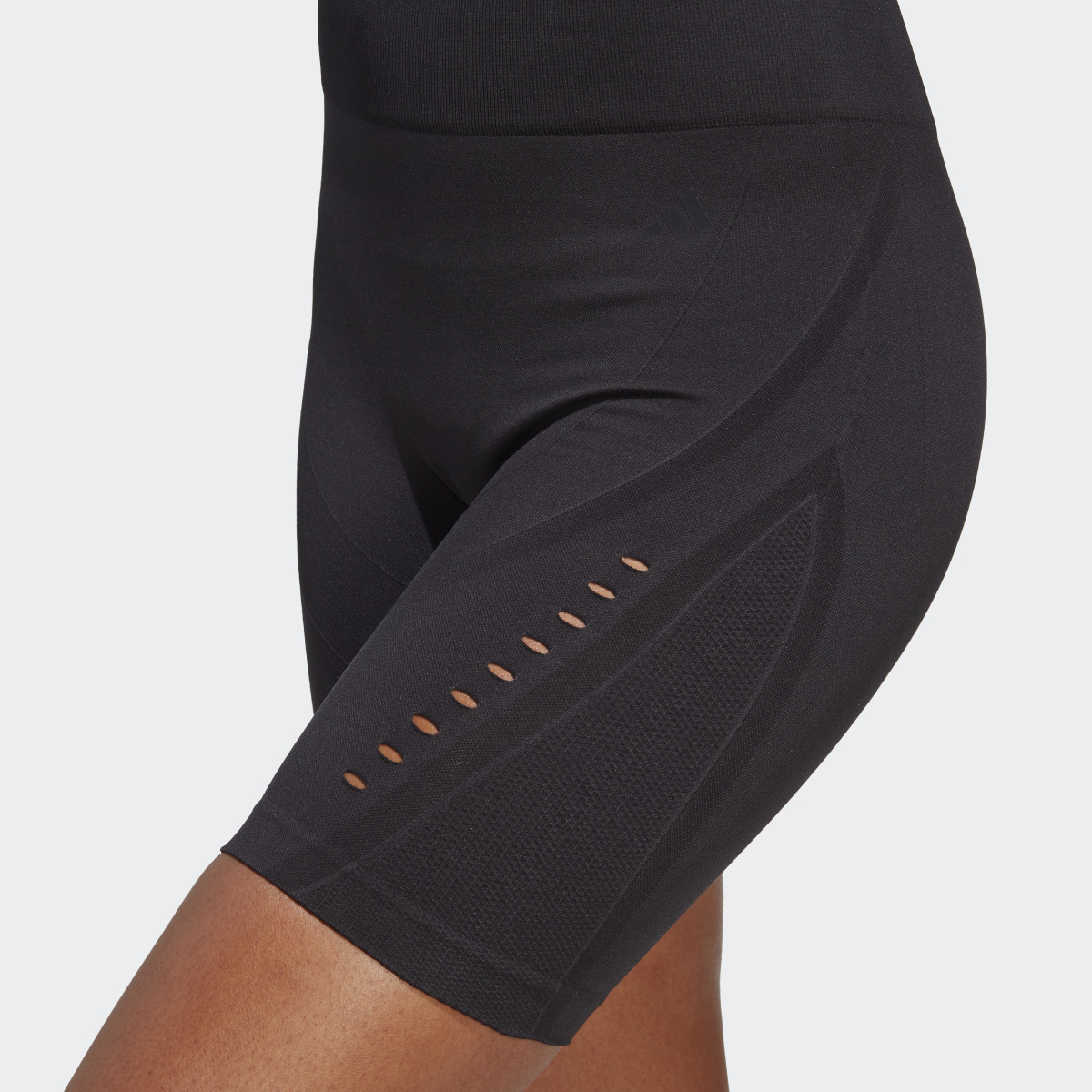 Adidas Yoga Studio AEROKNIT Bike Short Leggings. 5