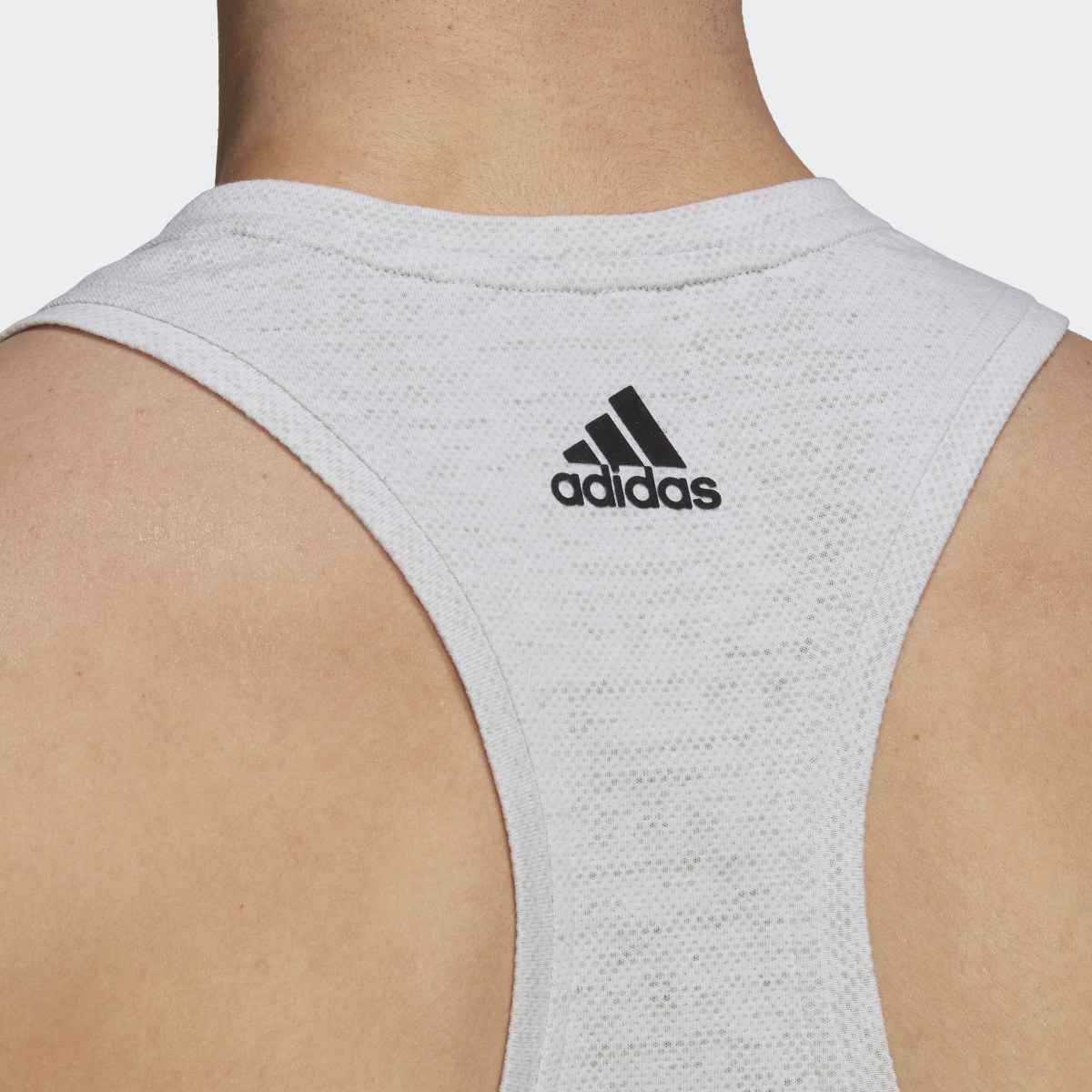 Adidas Playera sin Mangas de Entrenamiento Yoga. 6