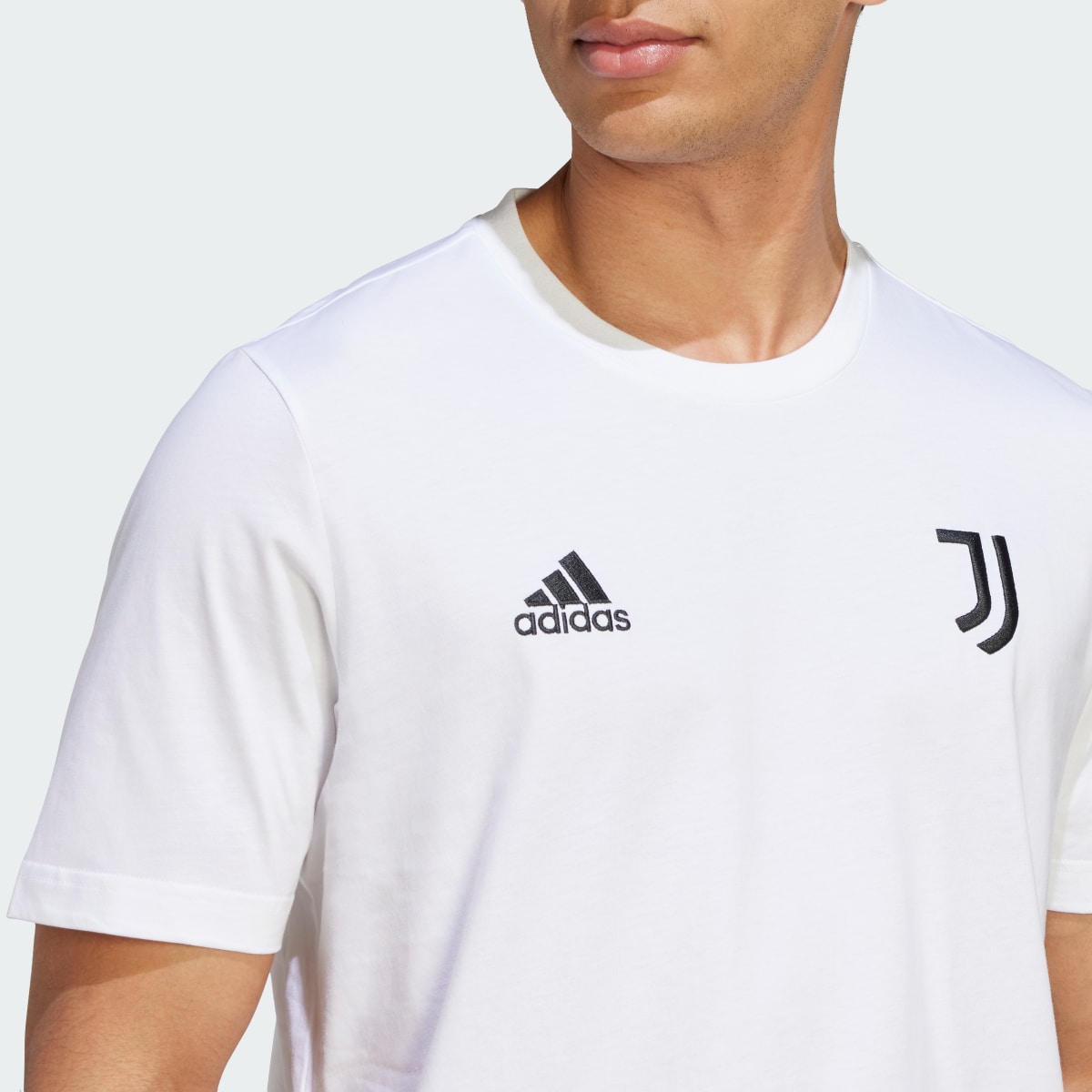 Adidas Juventus DNA T-Shirt. 7