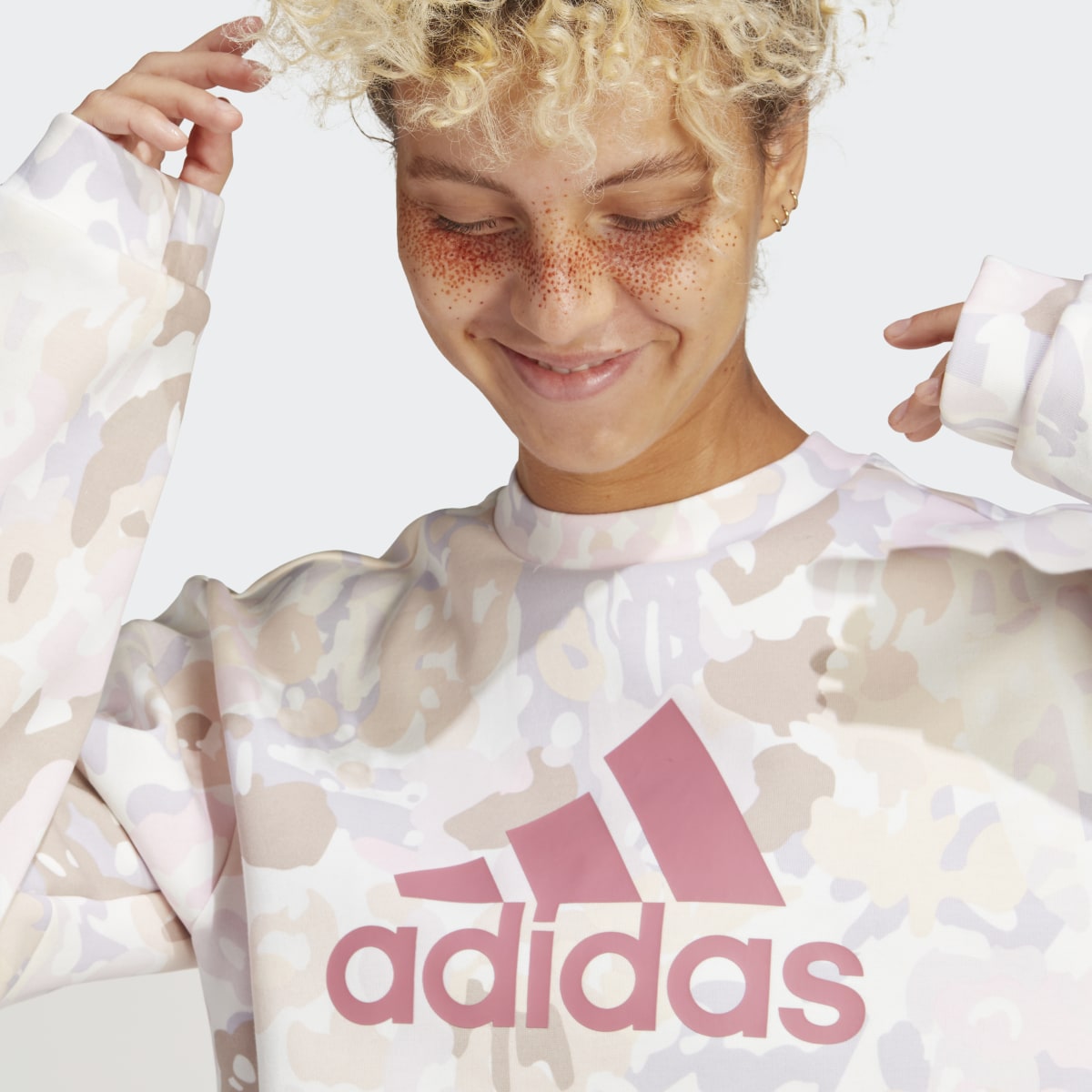 Adidas Graphic Sweatshirt. 7