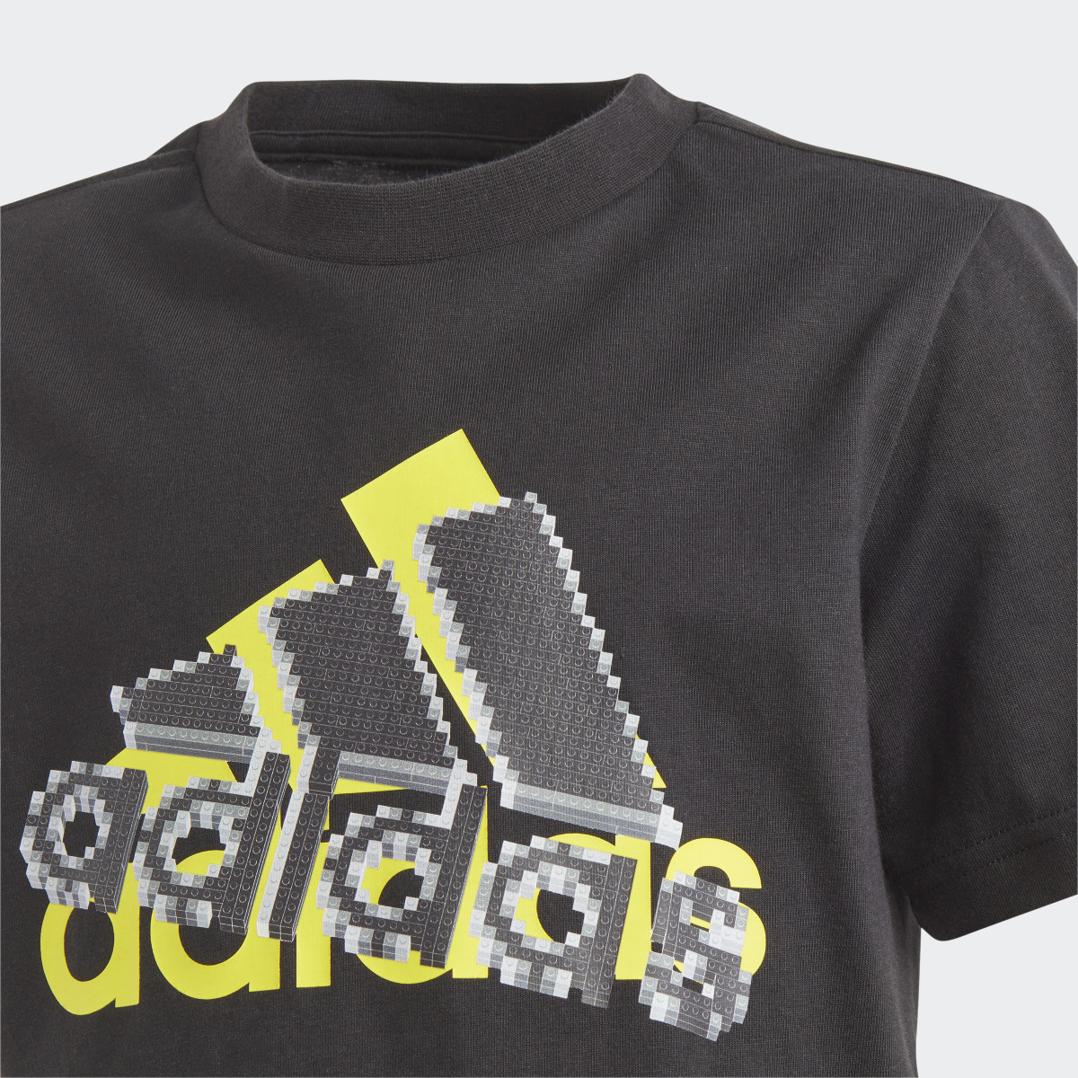 Adidas x Classic LEGO® Graphic Kids Tişört. 4