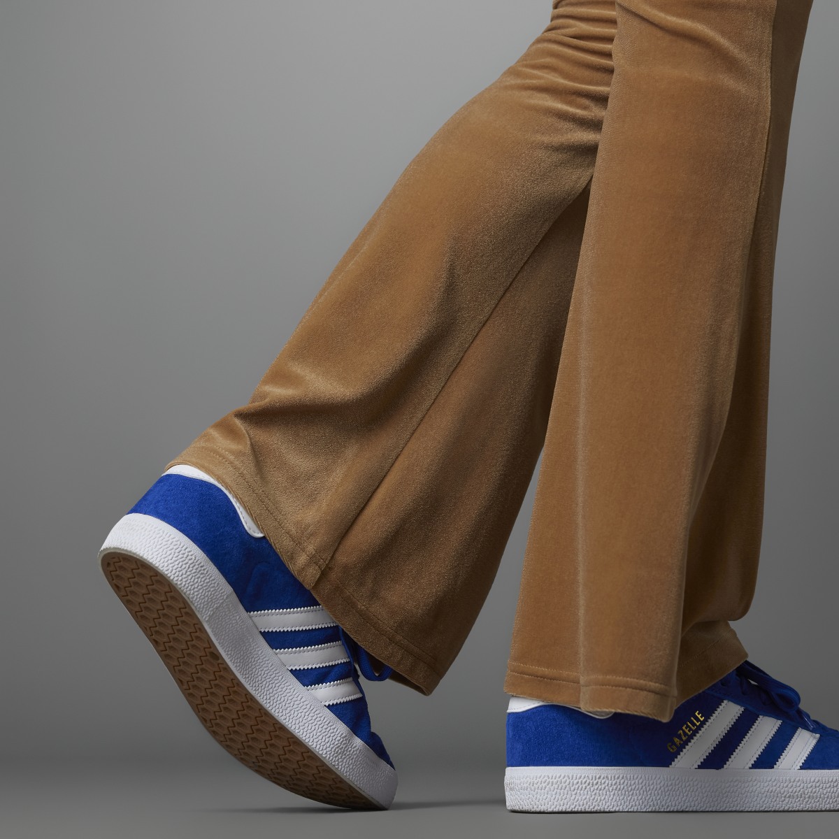 Adidas Adicolor 70s Flared Leggings. 6