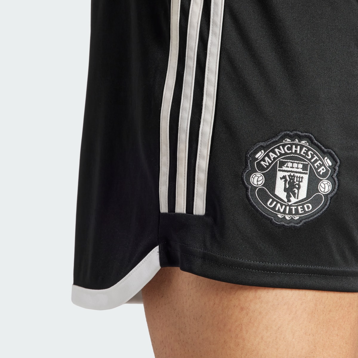 Adidas Calções Alternativos 23/24 do Manchester United. 5