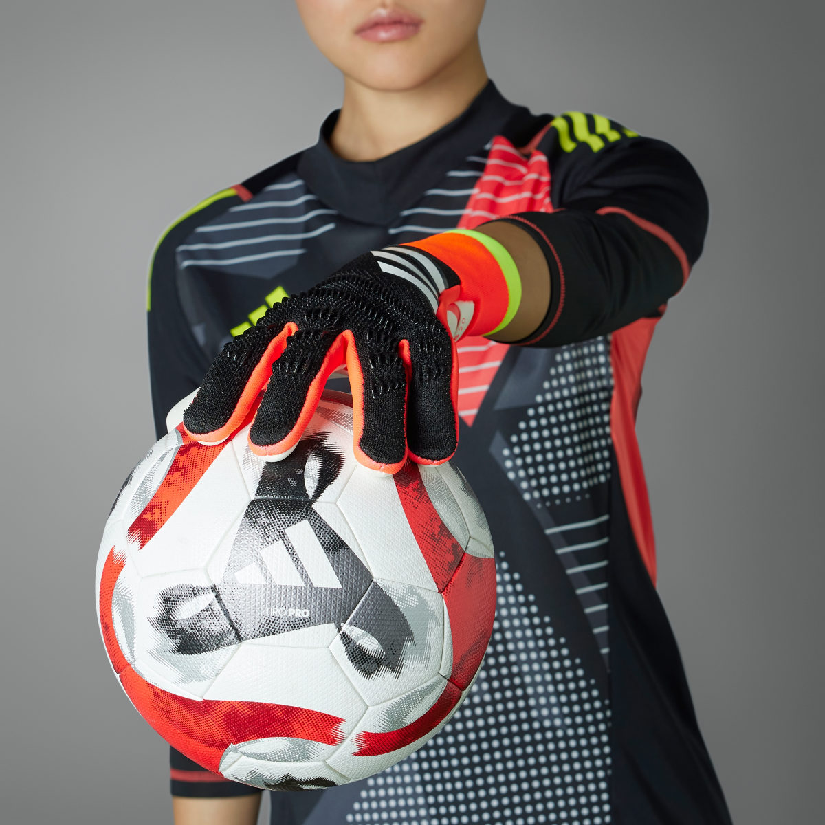 Adidas Predator Pro Goalkeeper Gloves. 8