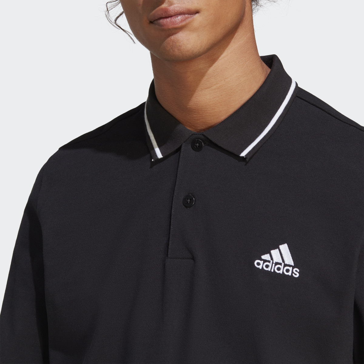 Adidas Polo à petit logo en piqué Essentials. 8