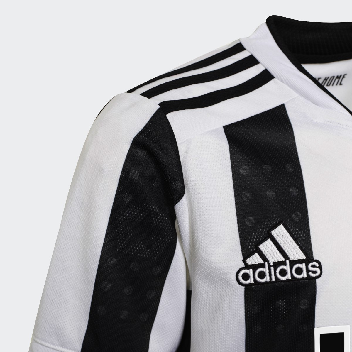 Adidas Jersey Local Juventus 21/22. 5