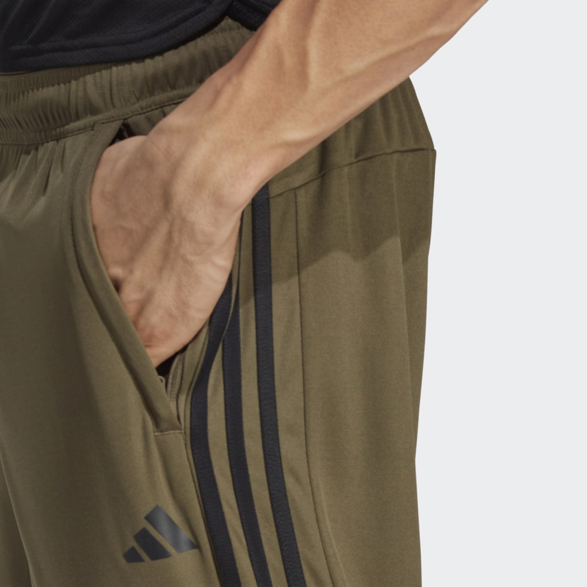 Adidas Shorts de Entrenamiento Train Essentials Piqué 3 Franjas. 5