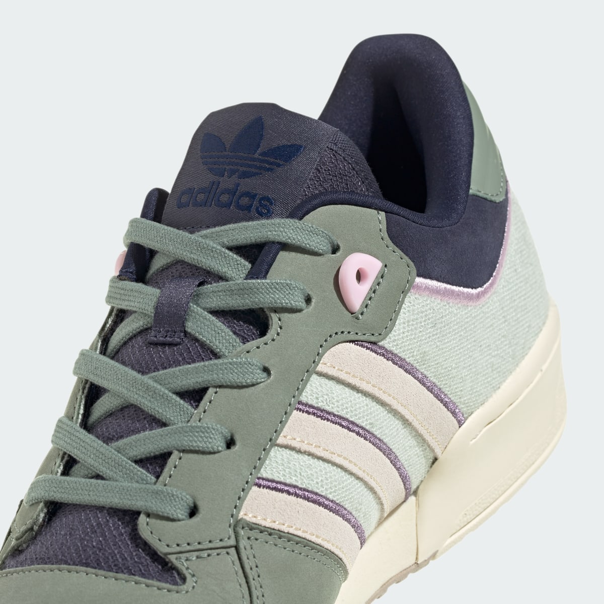 Adidas Sapatilhas de Basquetebol Rivalry Low 86. 10