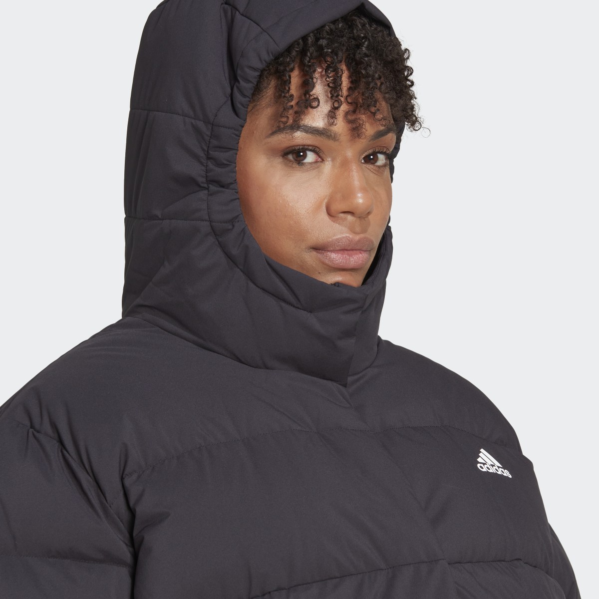 Adidas Chaqueta de plumón con capucha Helionic (Tallas grandes. 8